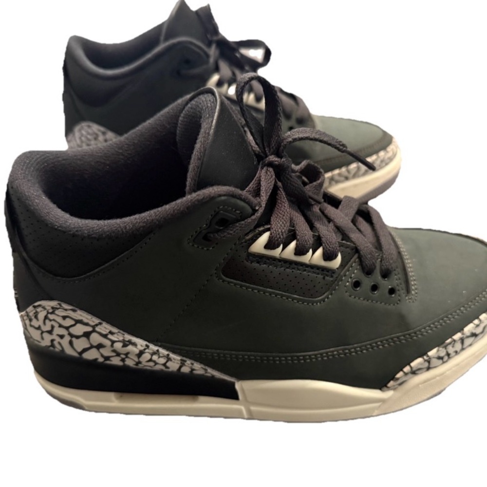 Jordan Women’s Off Noirs